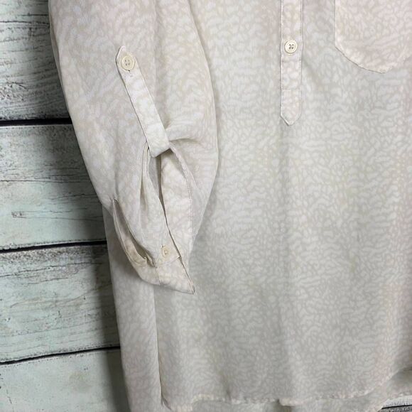Maurices Cream Textured Roll Tab Sleeve Top L - Picture 3 of 8
